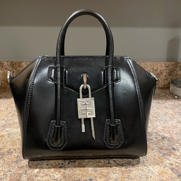 Givenchy Handbags - Givenchy Mini Antigona W/Lock
